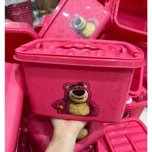 Combo 10 gói khăn ướt gấu dâu + tặng kèm thùng đựng có nắp và quai xách, thùng khăn giấy ướt cho bé